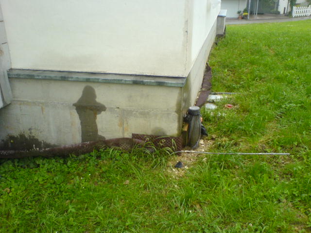 Aufsteigende Feuchtigkeit in Beton und WdVs, an KfW 70 Wohnhaus